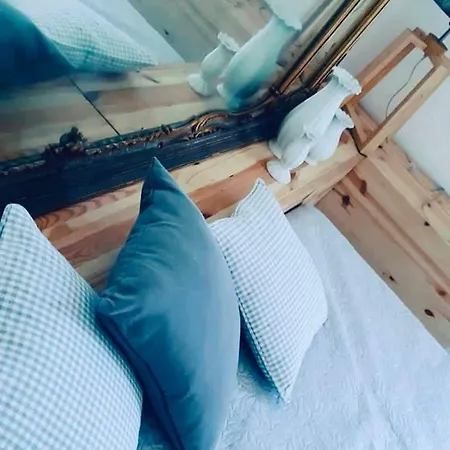 Bed & Breakfast Charme Centre-ville Artistic & Literary 2*