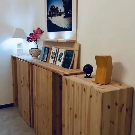 Charme Centre-ville Artistic & Literary Bed & Breakfast 2*