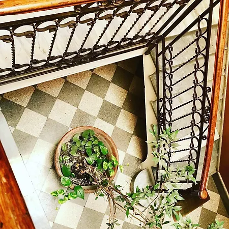 Bed & Breakfast Charme Centre-ville Artistic & Literary 2*